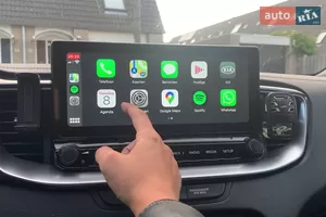Поддержка приложений Apple CarPlay и Android Auto